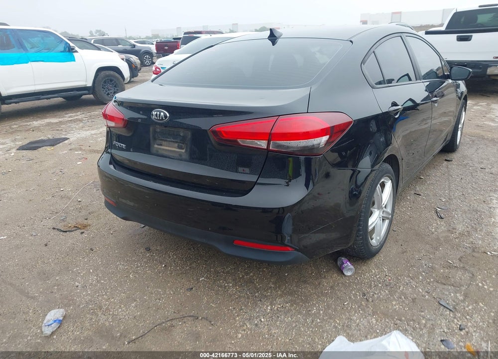 2017 KIA FORTE VIN: 3KPFL4A78HE013179