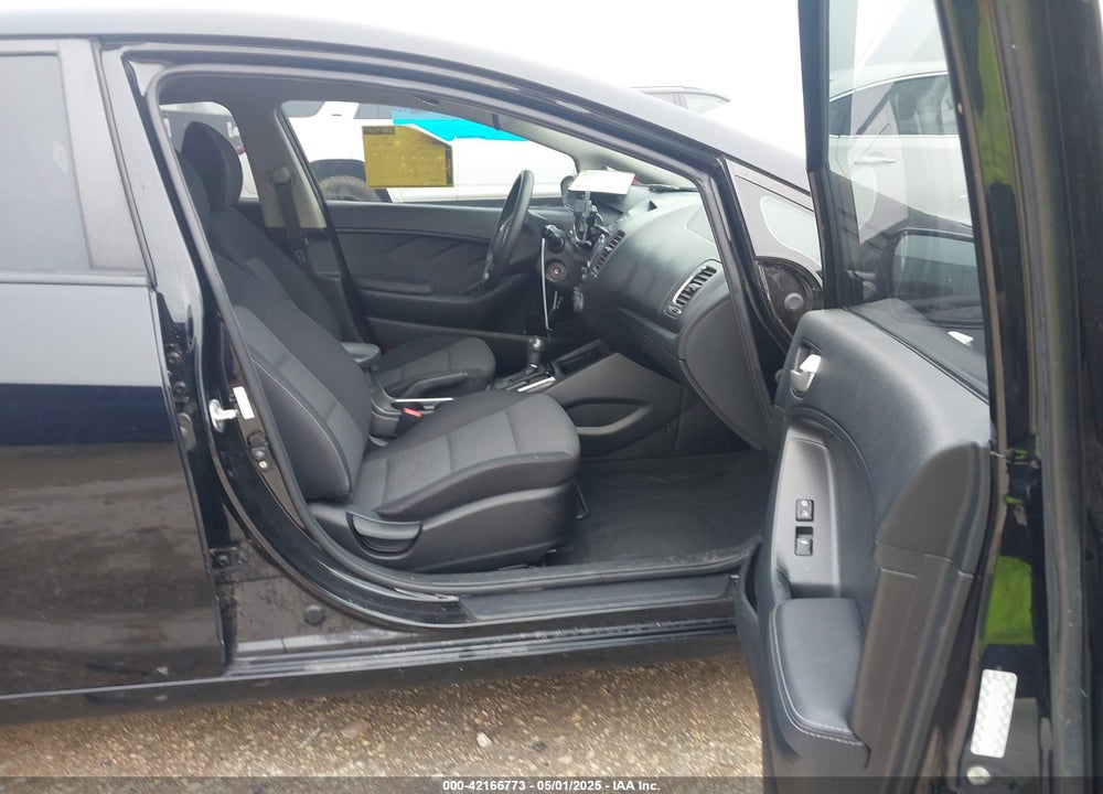 2017 KIA FORTE VIN: 3KPFL4A78HE013179