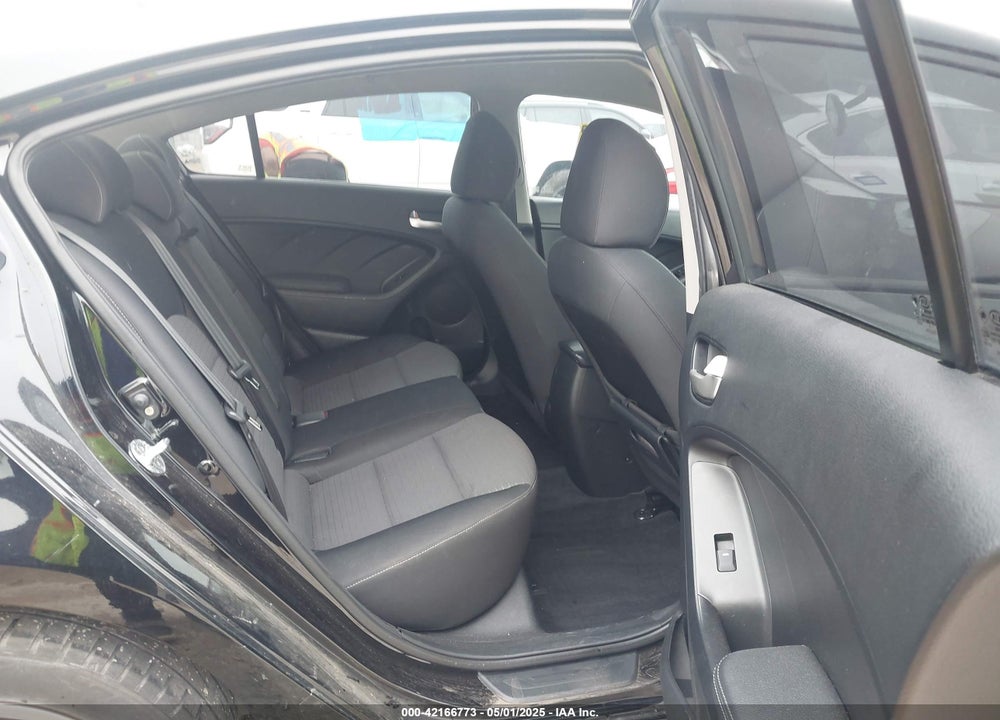 2017 KIA FORTE VIN: 3KPFL4A78HE013179