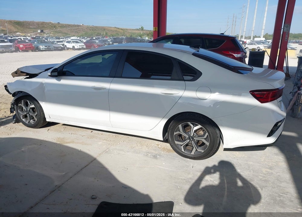 2021 KIA FORTE VIN: 3KPF24AD7ME340143