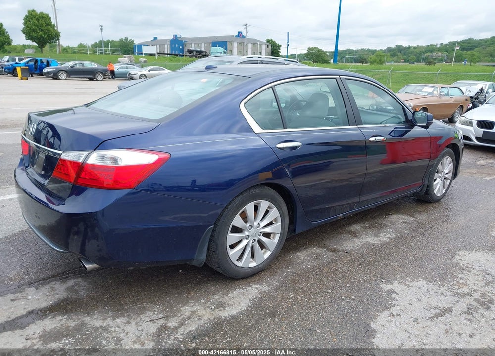 2013 HONDA ACCORD VIN: 1HGCR2F89DA184416