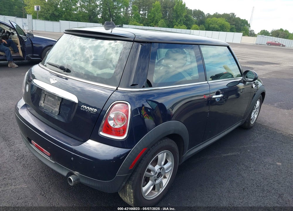 2013 MINI HARDTOP VIN: WMWSU3C56DT547099