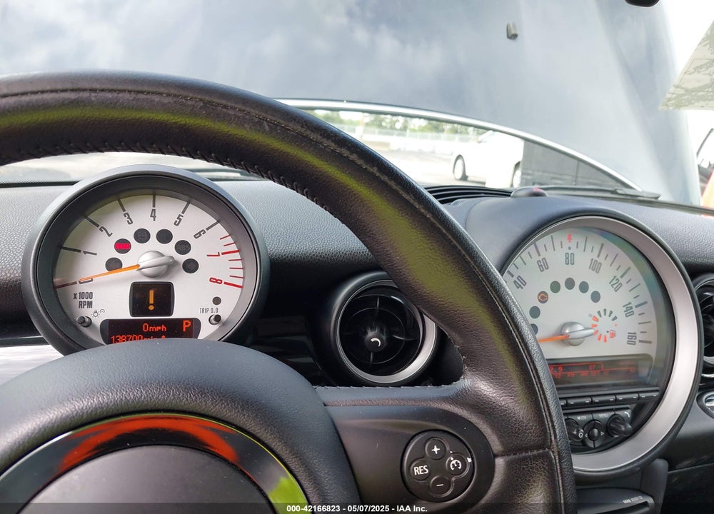 2013 MINI HARDTOP VIN: WMWSU3C56DT547099