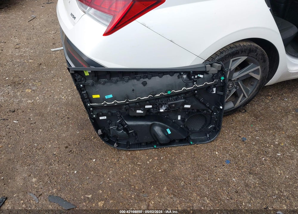 2024 HYUNDAI ELANTRA VIN: KMHLS4DG8RU770843