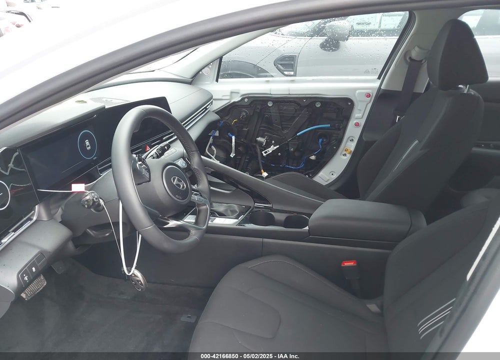 2024 HYUNDAI ELANTRA VIN: KMHLS4DG8RU770843