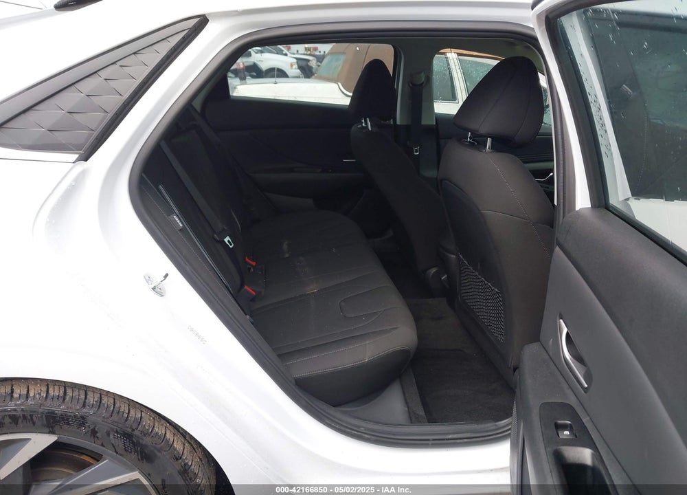 2024 HYUNDAI ELANTRA VIN: KMHLS4DG8RU770843