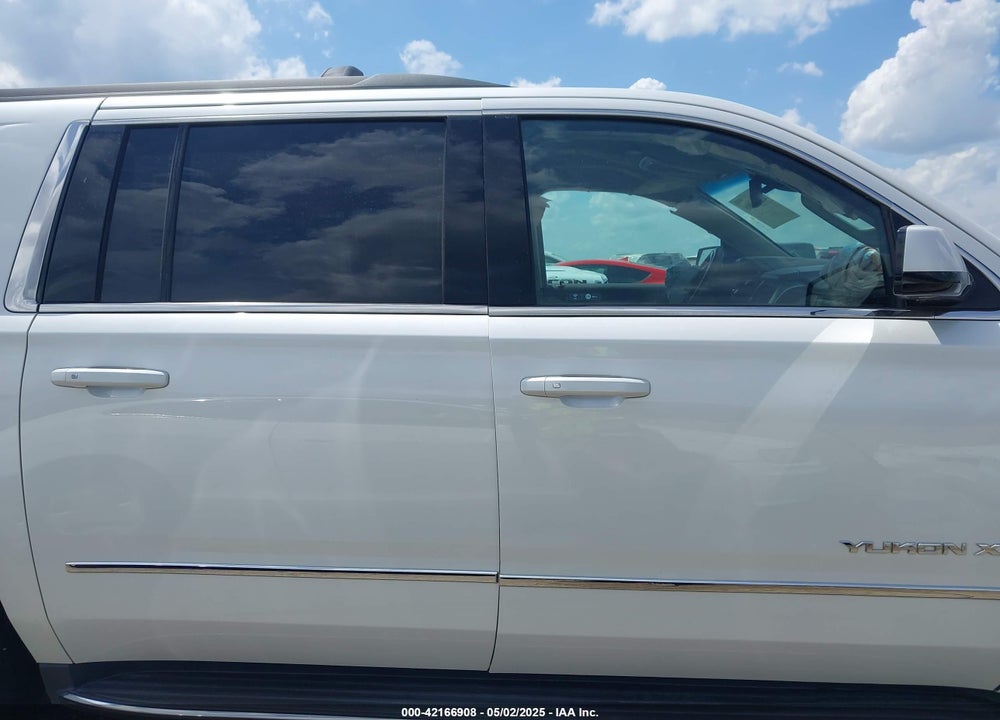 2017 GMC YUKON XL SLT VIN: 1GKS2GKC5HR160468