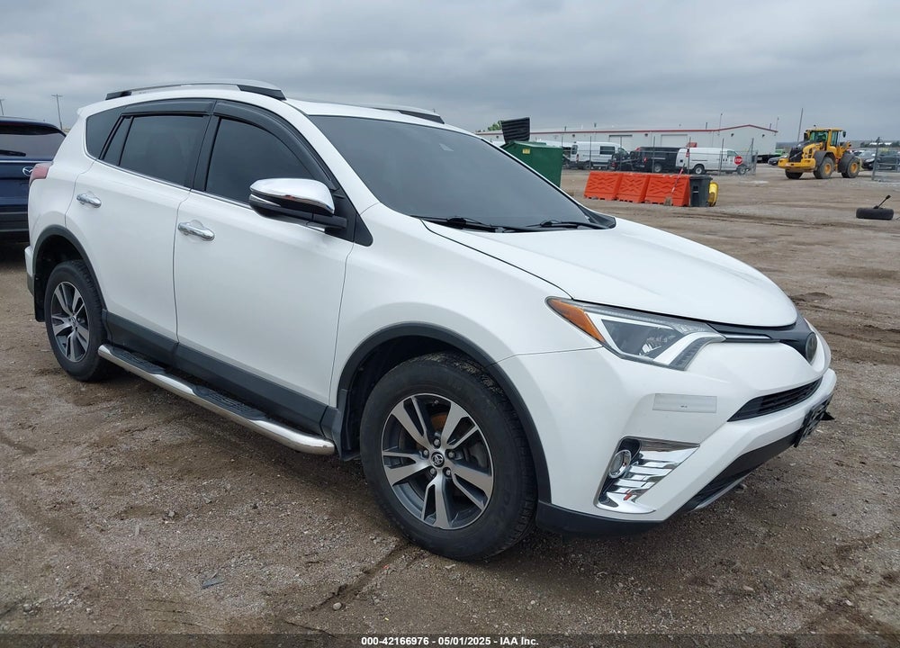 2018 TOYOTA RAV4 VIN: 2T3RFREV0JW823121