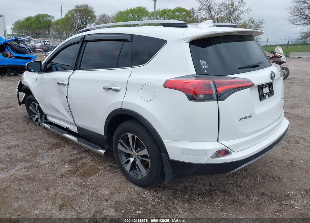 2018 TOYOTA RAV4 VIN: 2T3RFREV0JW823121