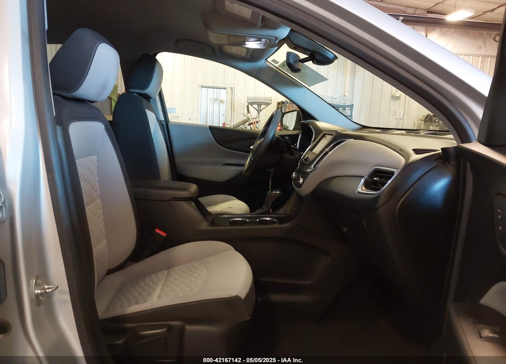 2020 CHEVROLET EQUINOX VIN: 2GNAXUEV8L6198096