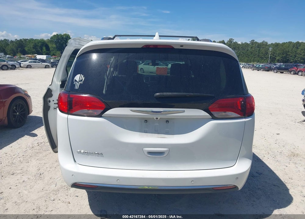 2020 CHRYSLER PACIFICA TOURING L VIN: 2C4RC1BG6LR276742