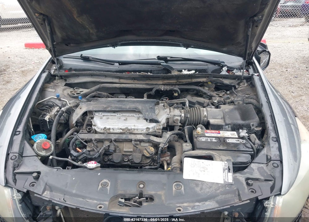 2011 HONDA ACCORD VIN: 1HGCP3F8XBA010072