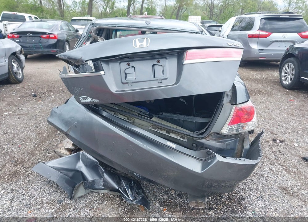 2011 HONDA ACCORD VIN: 1HGCP3F8XBA010072