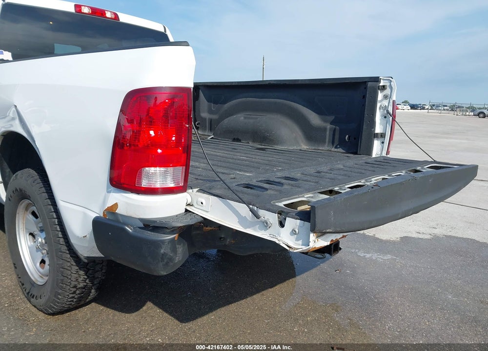 2019 RAM 1500 CLASSIC TRADESMAN 4X4 6'4 BOX VIN: 1C6RR7ST3KS688104