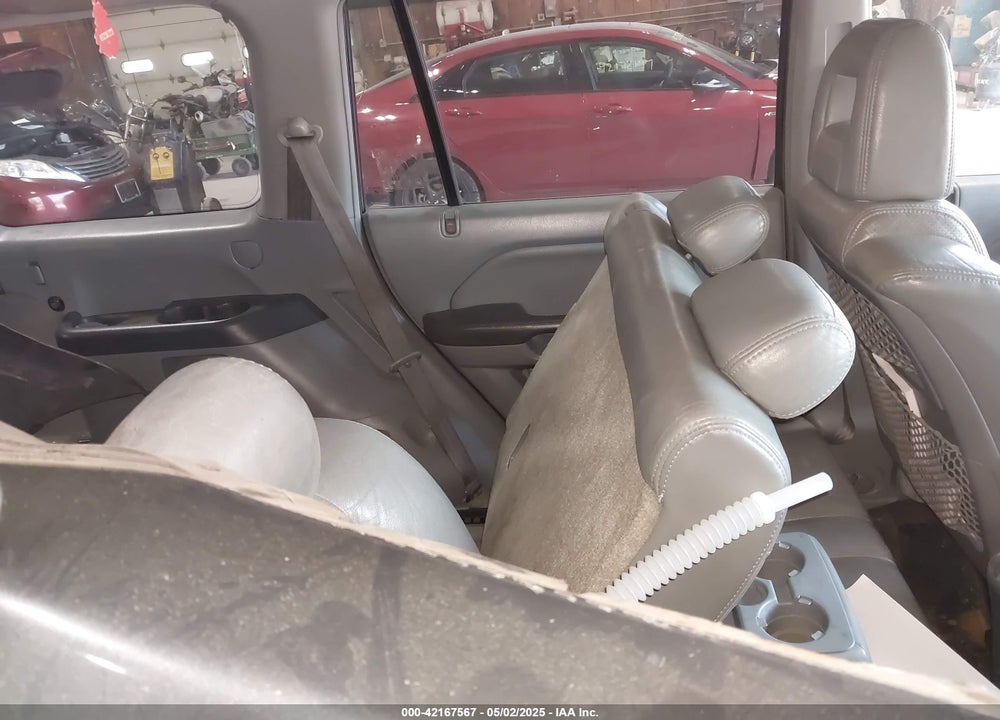 2004 HONDA PILOT EX-L VIN: 2HKYF185X4H517712