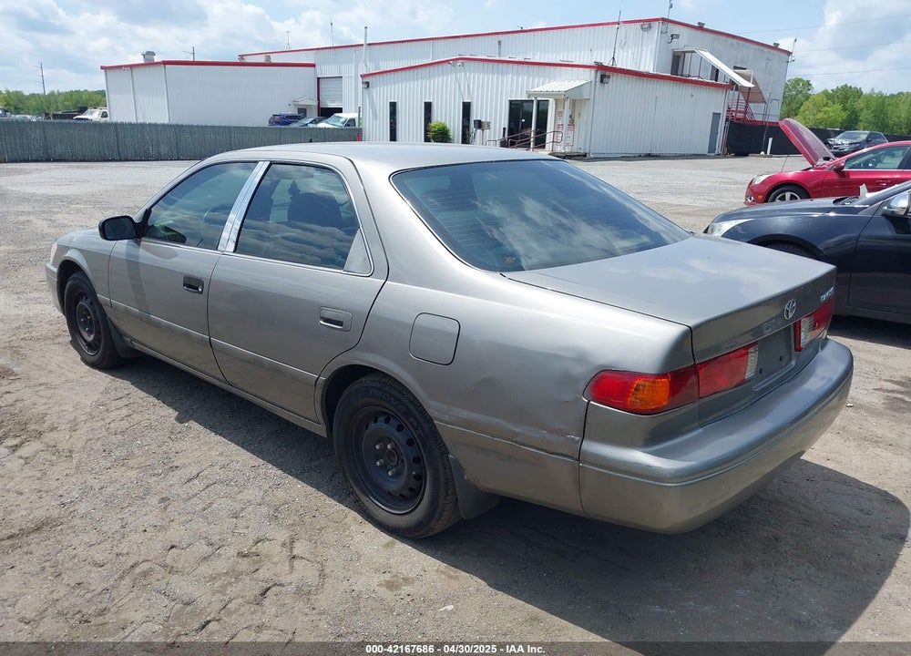2001 TOYOTA CAMRY LE VIN: 4T1BG22KX1U072957