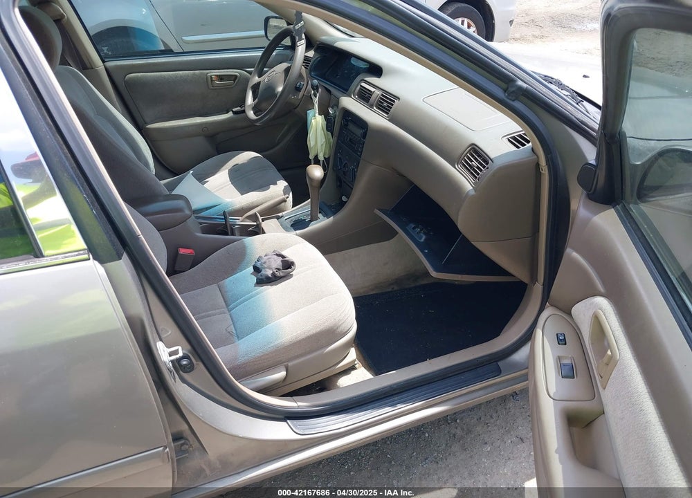 2001 TOYOTA CAMRY LE VIN: 4T1BG22KX1U072957