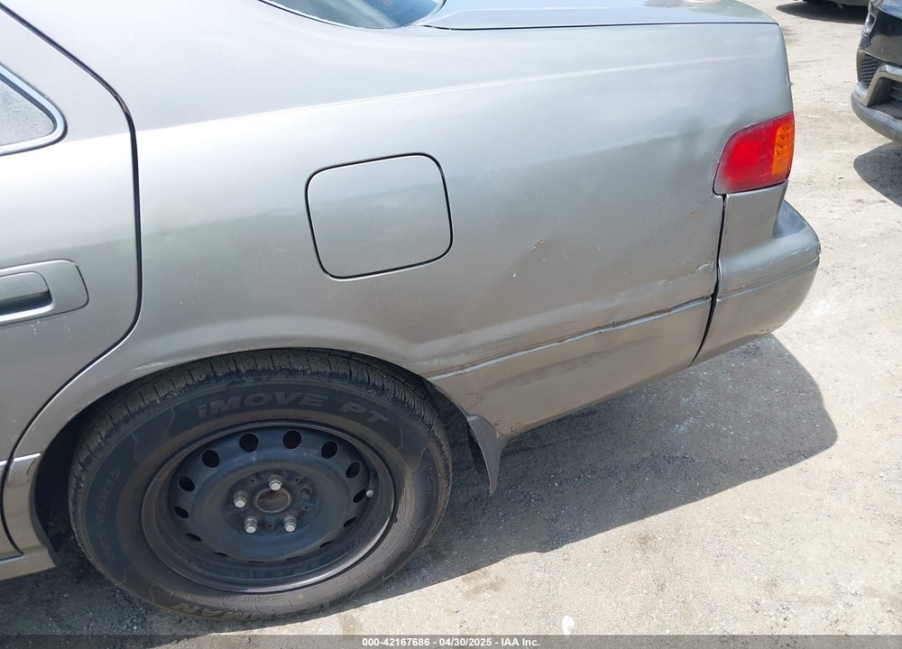 2001 TOYOTA CAMRY LE VIN: 4T1BG22KX1U072957