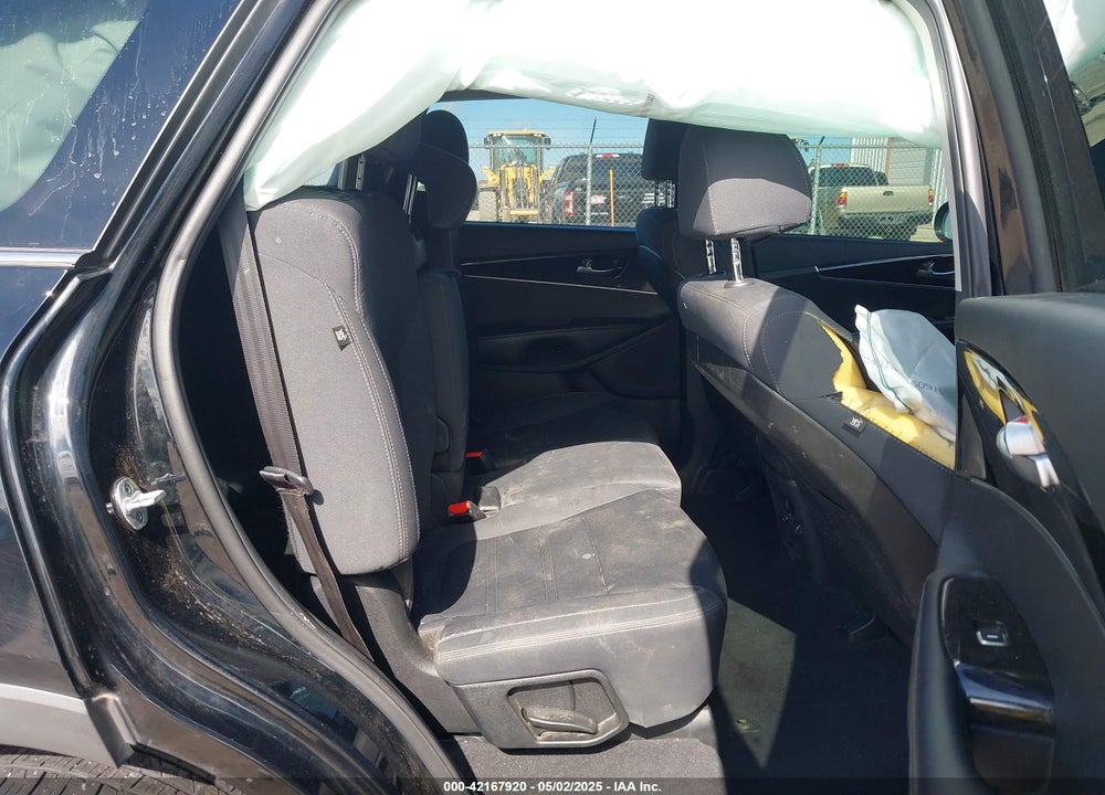 2018 KIA SORENTO VIN: 5XYPGDA31JG407573