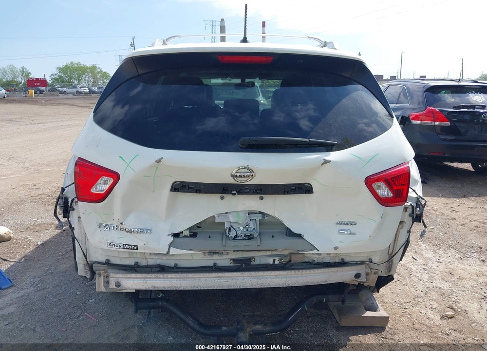 2018 NISSAN PATHFINDER SL VIN: 5N1DR2MM8JC612040
