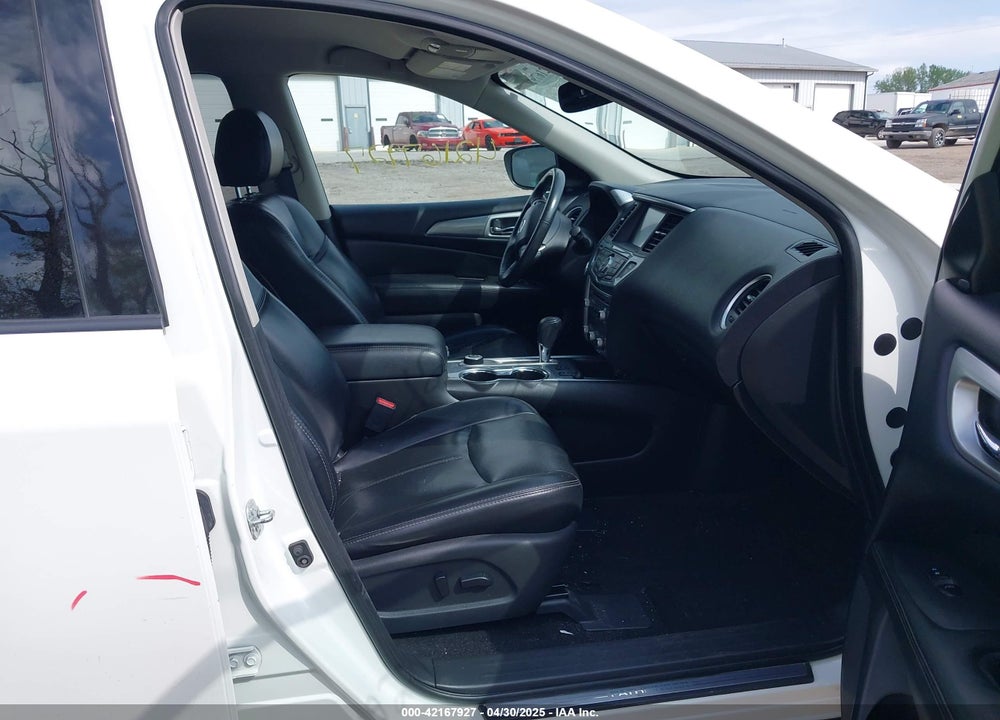 2018 NISSAN PATHFINDER SL VIN: 5N1DR2MM8JC612040