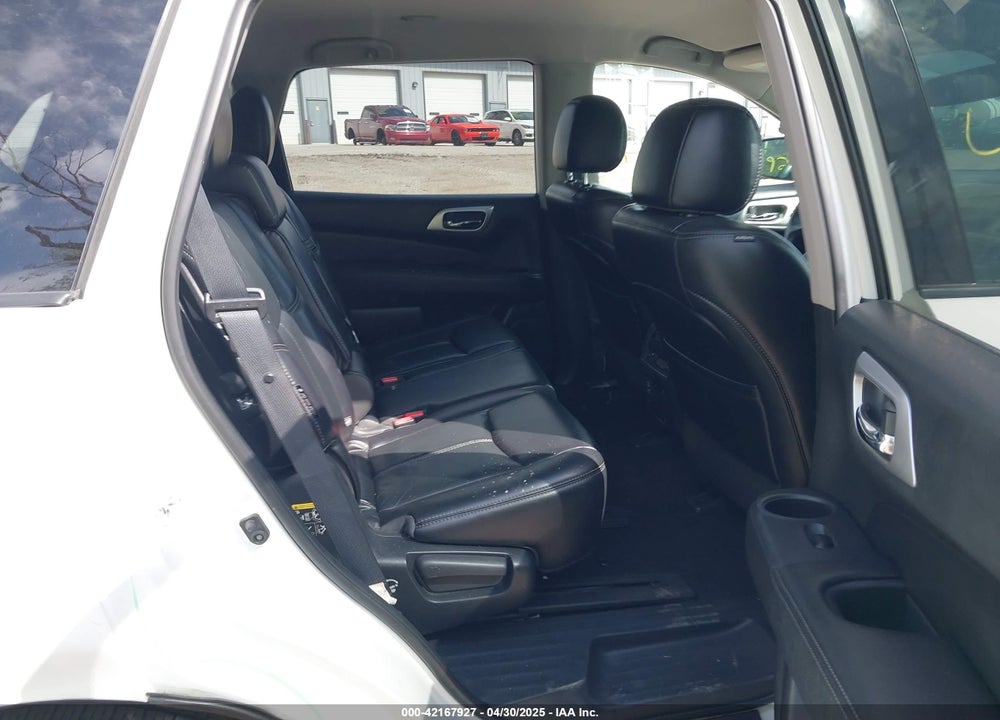 2018 NISSAN PATHFINDER SL VIN: 5N1DR2MM8JC612040