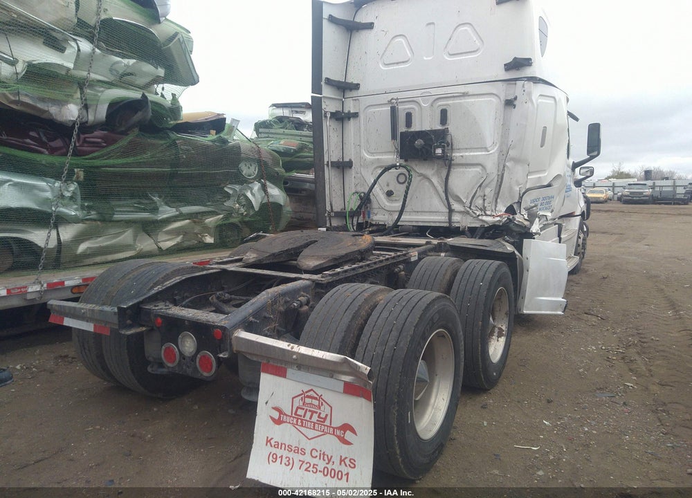 2022 FREIGHTLINER CASCADIA 126 VIN: 1FUJHHDR4NLMX3637