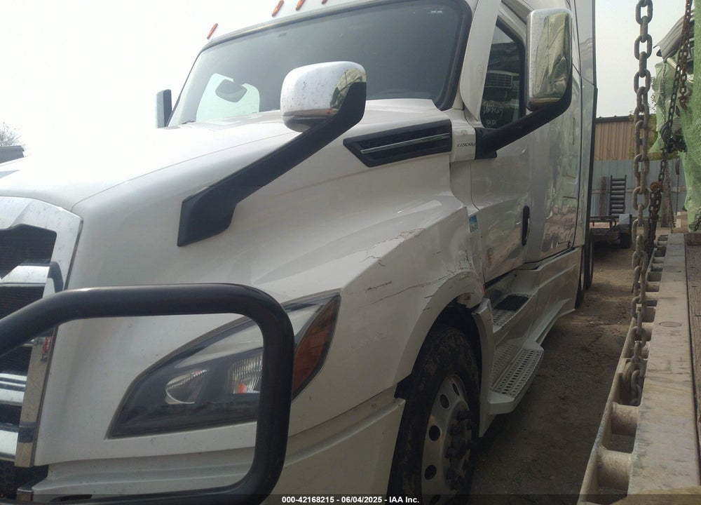 2022 FREIGHTLINER CASCADIA 126 VIN: 1FUJHHDR4NLMX3637