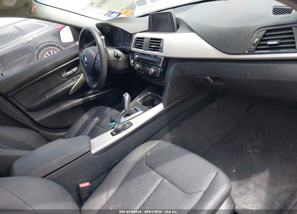 2018 BMW 320I VIN: WBA8E1G50JNU90582