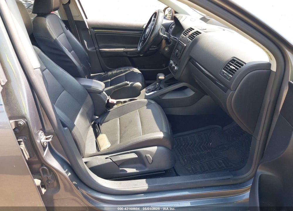 2010 VOLKSWAGEN JETTA VIN: 3VWRZ7AJXAM007966
