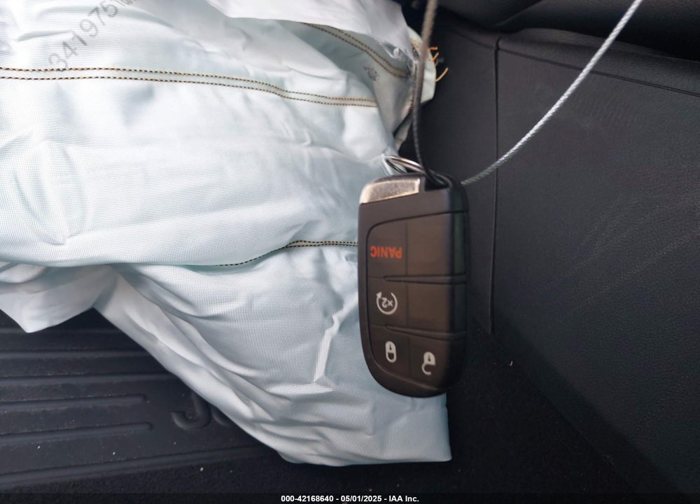 2021 JEEP RENEGADE VIN: ZACNJCBB0MPM51753
