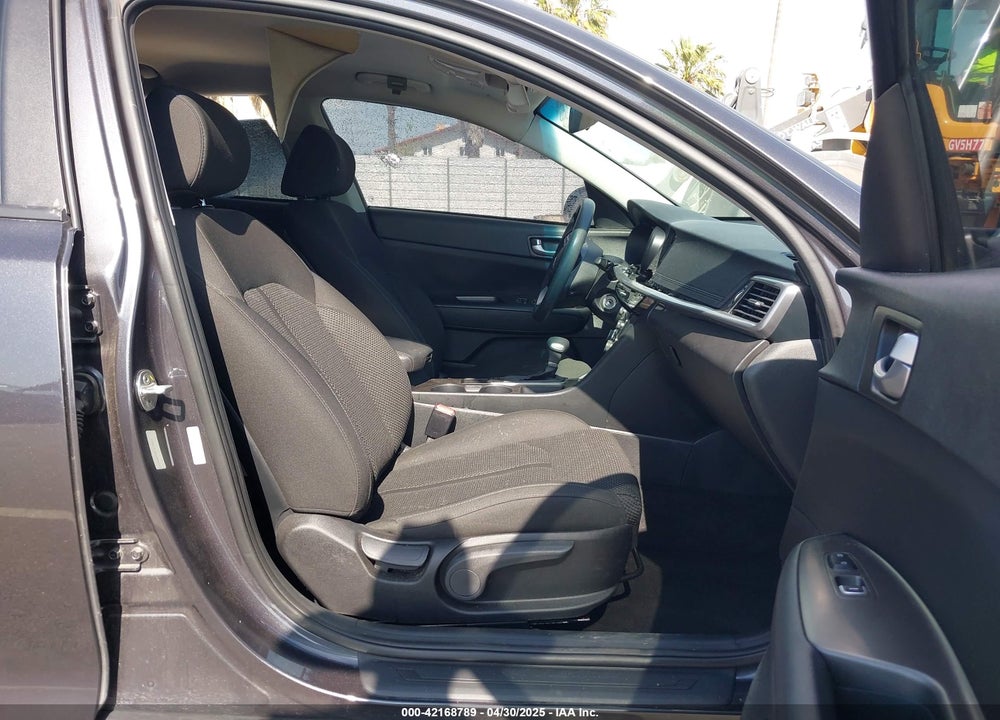 2019 KIA OPTIMA VIN: 5XXGT4L39KG288153