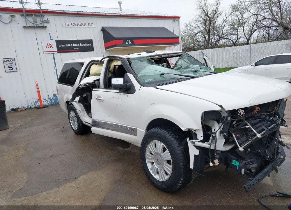 2014 LINCOLN NAVIGATOR L VIN: 5LMJJ3J5XEEL08664