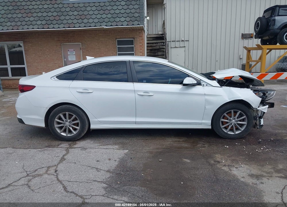 2018 HYUNDAI SONATA VIN: 5NPE24AF1JH608527