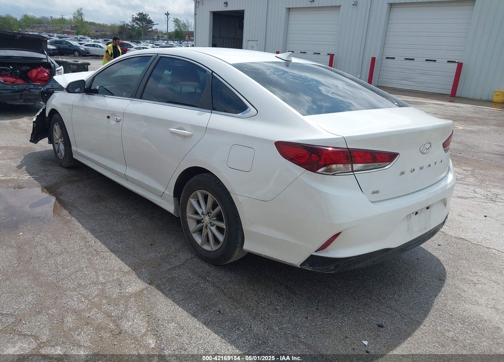 2018 HYUNDAI SONATA VIN: 5NPE24AF1JH608527