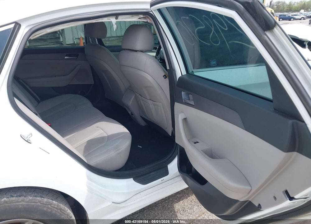 2018 HYUNDAI SONATA VIN: 5NPE24AF1JH608527