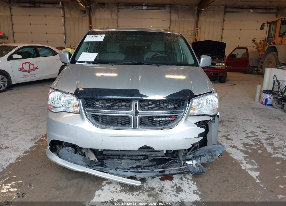 2011 DODGE GRAND CARAVAN VIN: 2D4RN5DG6BR755601