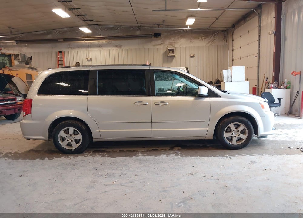 2011 DODGE GRAND CARAVAN VIN: 2D4RN5DG6BR755601