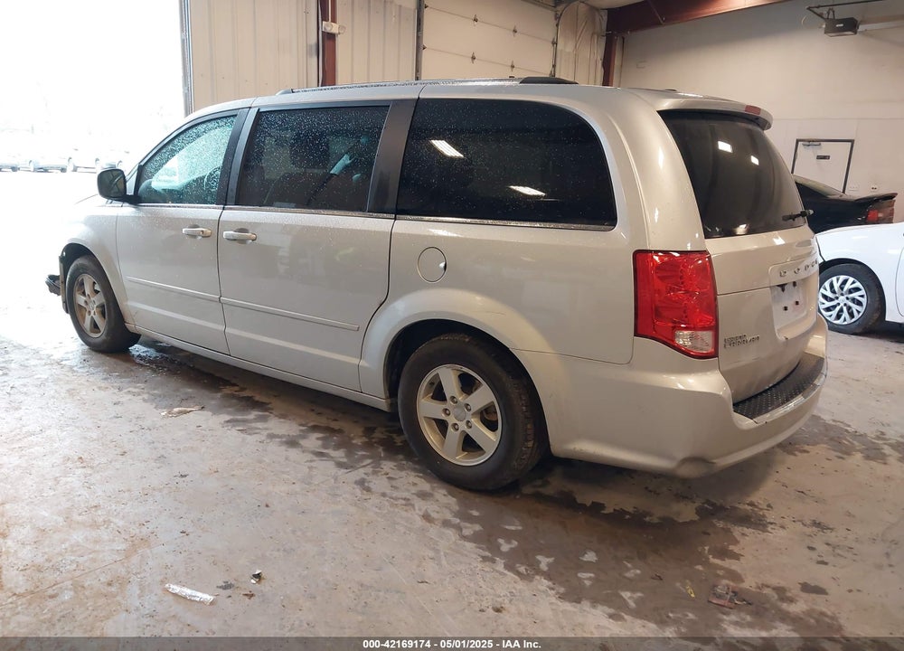 2011 DODGE GRAND CARAVAN VIN: 2D4RN5DG6BR755601