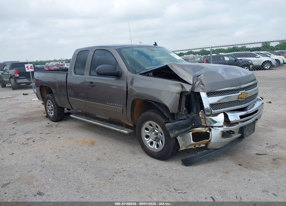 2013 CHEVROLET SILVERADO 1500 LS VIN: 1GCRCREA5DZ100651