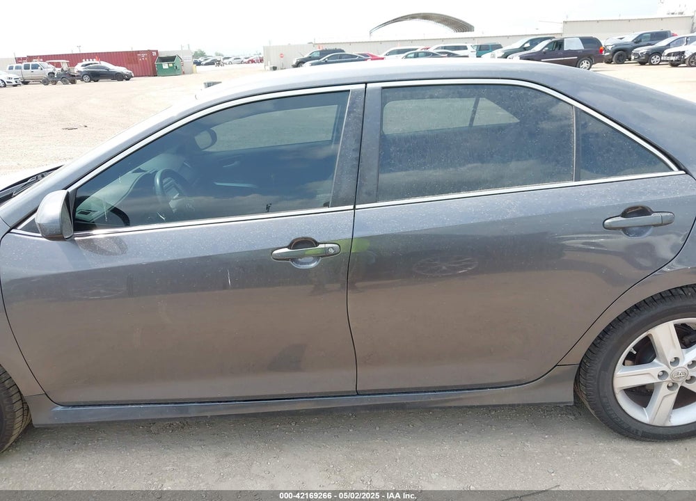 2013 TOYOTA CAMRY SE VIN: 4T1BF1FK5DU235803