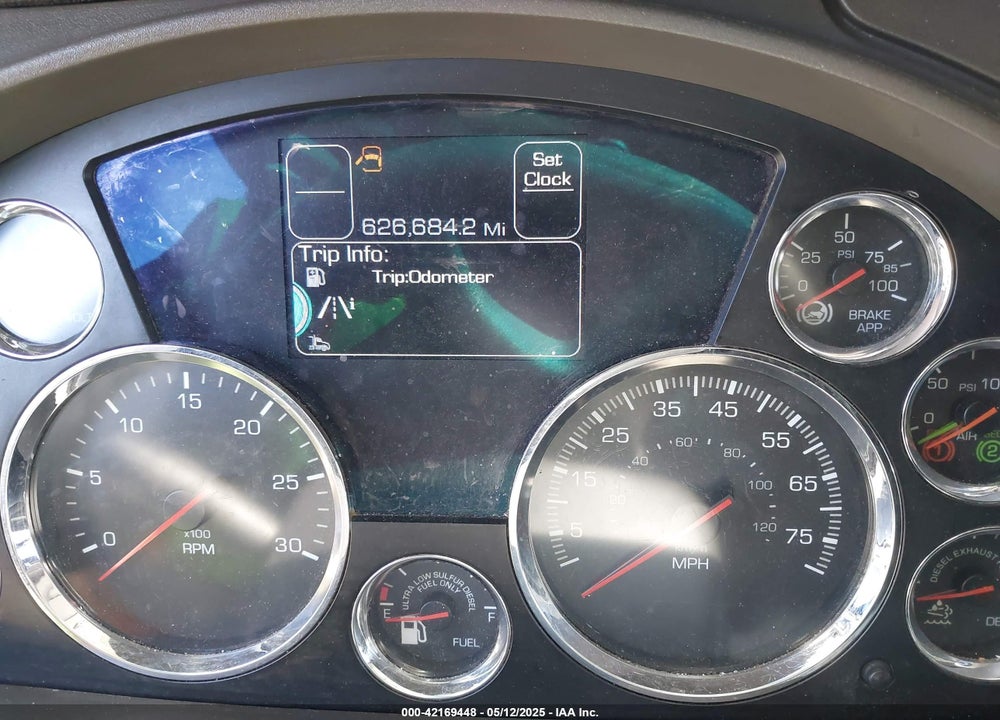 2017 KENWORTH T680 VIN: 1XKYDP9X6HJ145831