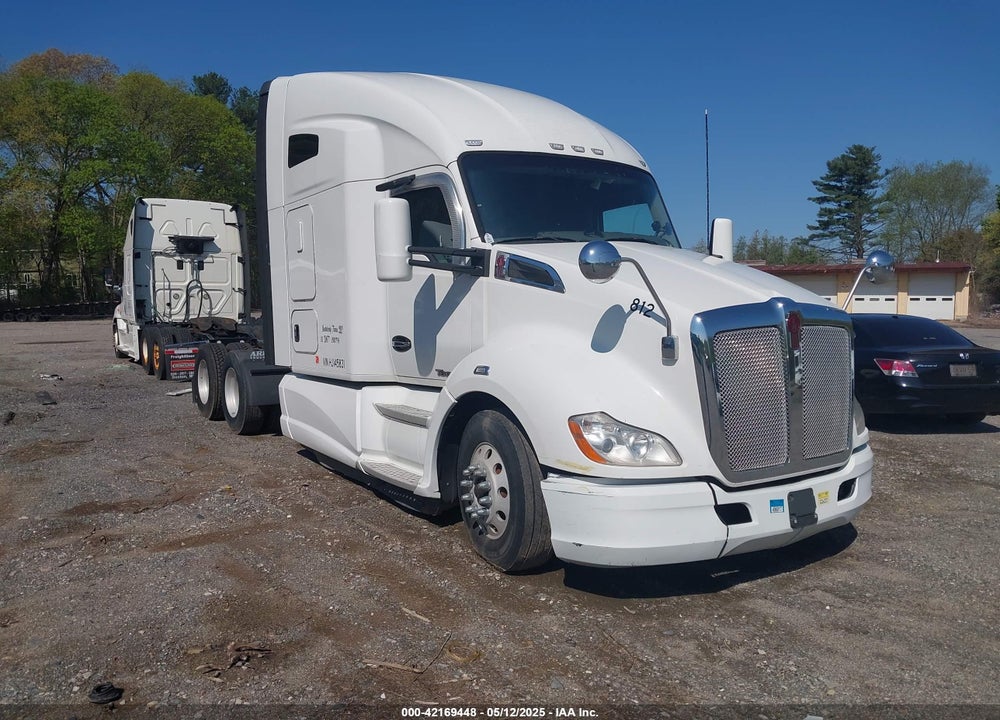2017 KENWORTH T680 VIN: 1XKYDP9X6HJ145831