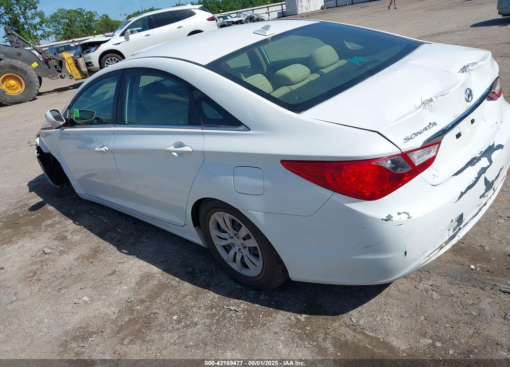 2013 HYUNDAI SONATA GLS VIN: 5NPEB4AC2DH573393