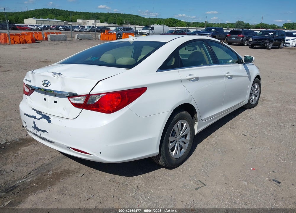 2013 HYUNDAI SONATA GLS VIN: 5NPEB4AC2DH573393