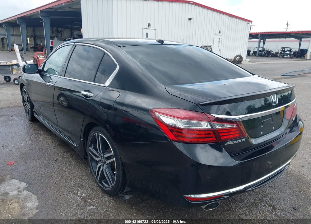 2017 HONDA ACCORD VIN: 1HGCR3F94HA019443
