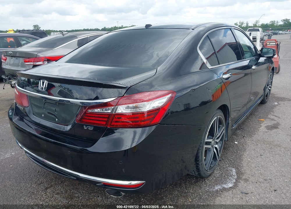 2017 HONDA ACCORD VIN: 1HGCR3F94HA019443