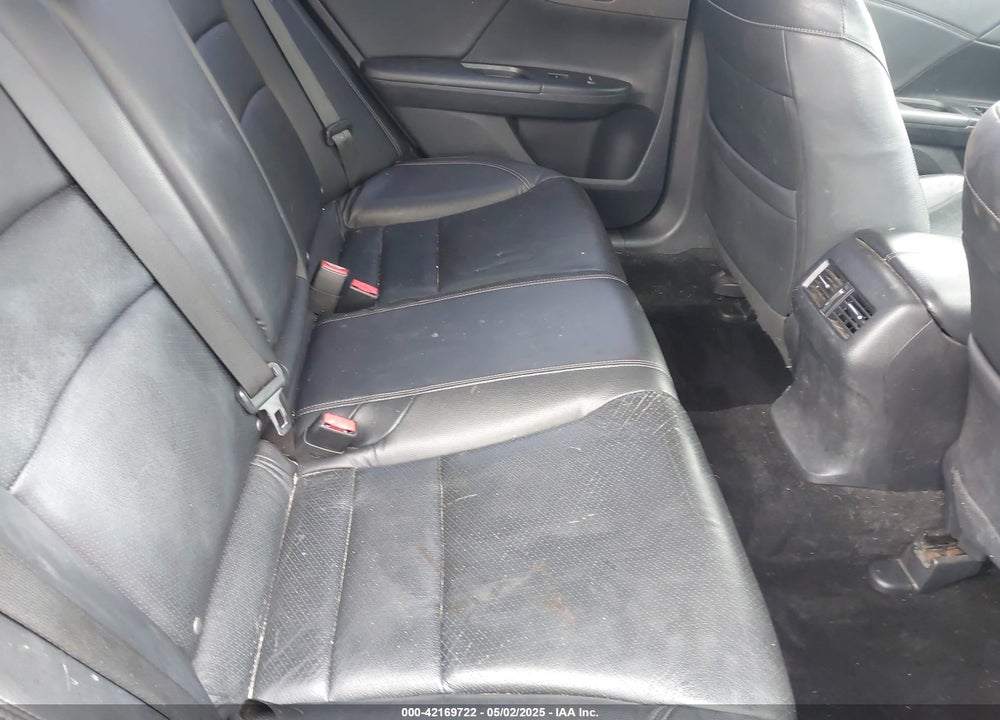 2017 HONDA ACCORD VIN: 1HGCR3F94HA019443