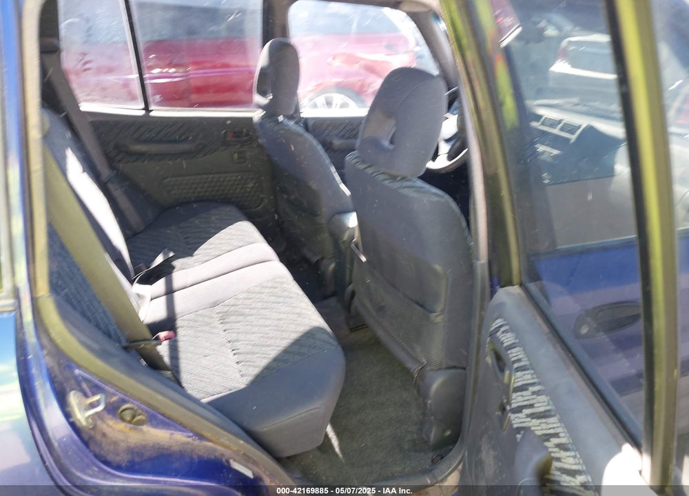 1998 TOYOTA RAV4 VIN: JT3GP10V0W0023657