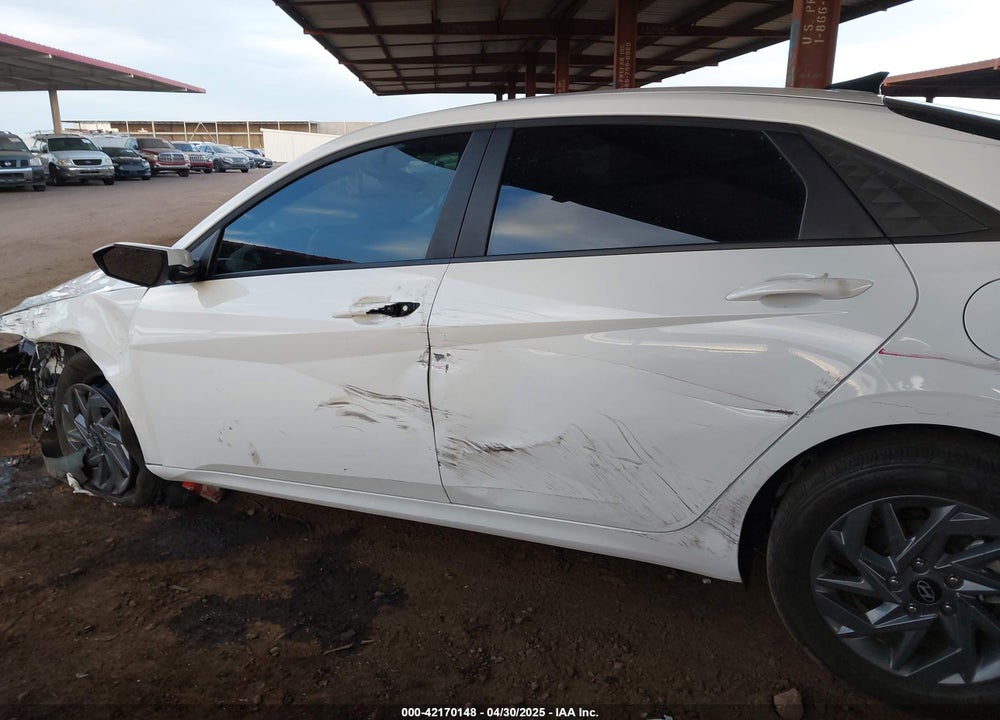 2024 HYUNDAI ELANTRA VIN: KMHLM4DG4RU779100